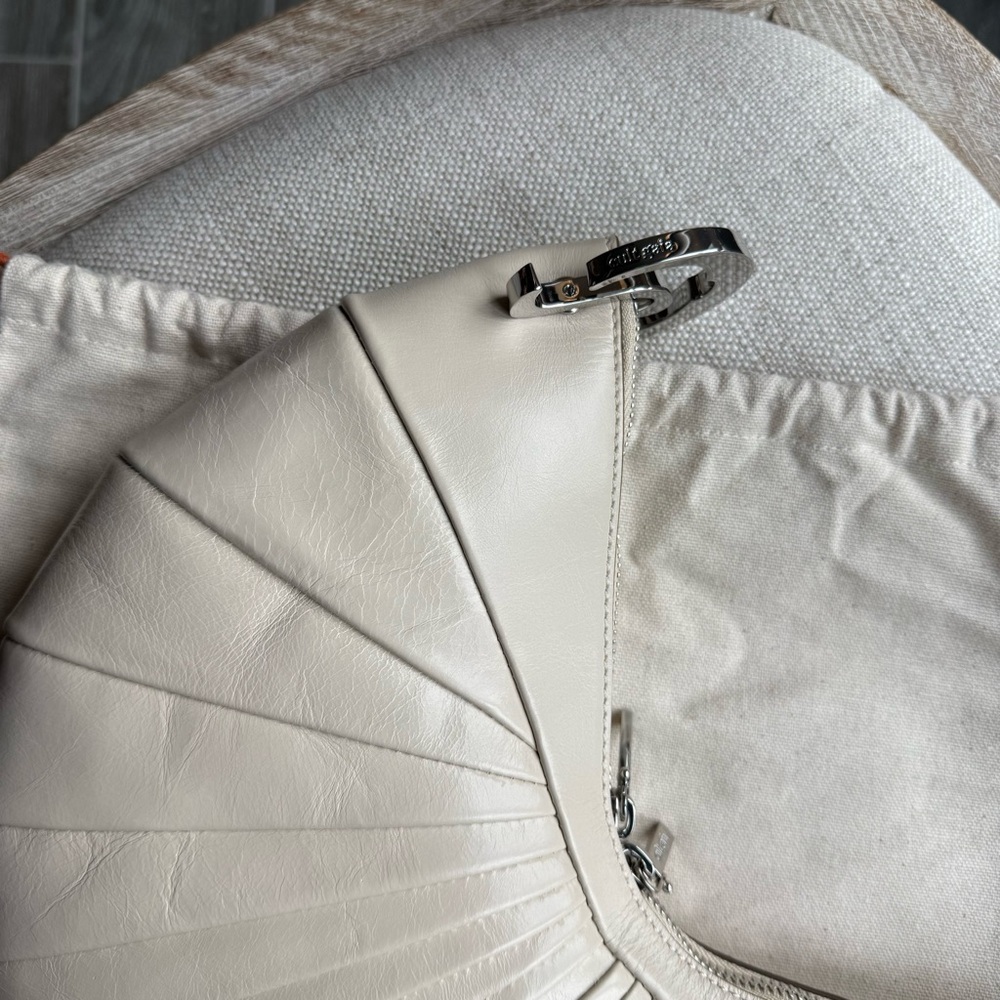Cult Gaia ubah clutch - Picture 11 of 14
